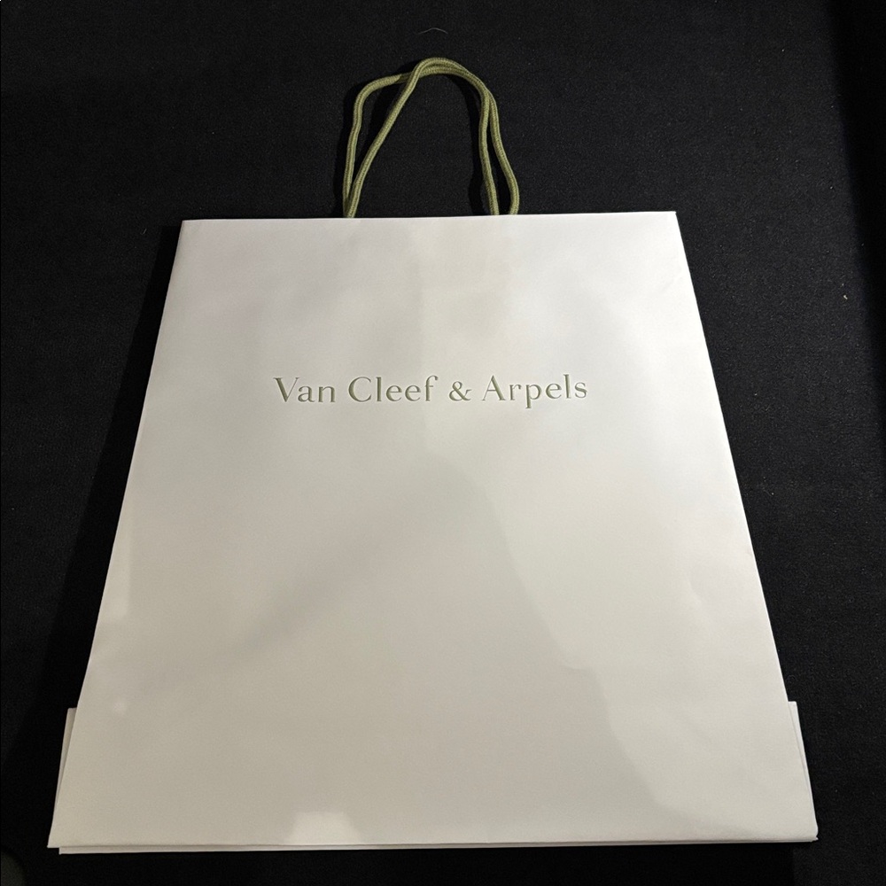 New Van Cleef & Arpels XL Shopping Bags (35 Bags Available) Never Used!